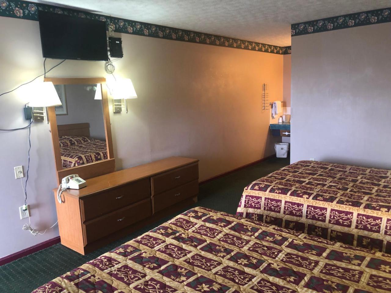 Regal Inn Гіброн Екстер'єр фото